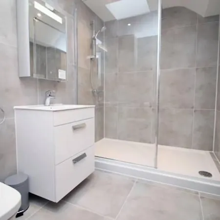 Apartman Eastville 5 By Mgroupsa